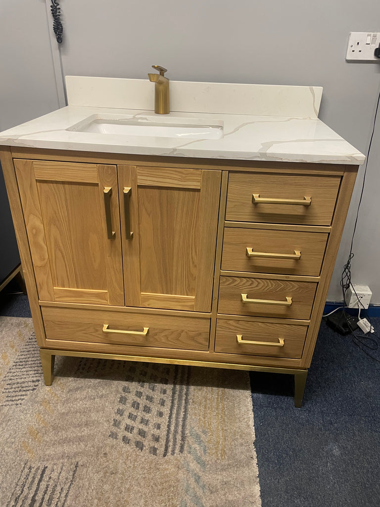 Rubeza 900mm Anatolia Vanity Unit with Calacatta Quartz Top - Light Veneer & Gold & Showroom Display