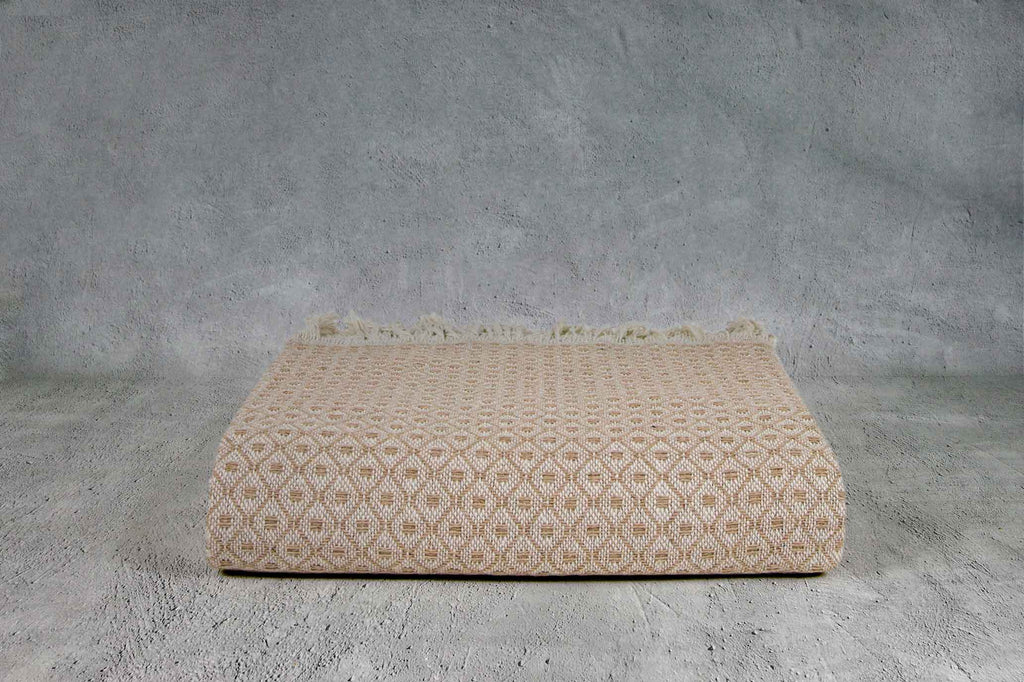 Cotswold Cotton Textured Diamond Patterned Design Blanket With Tassels