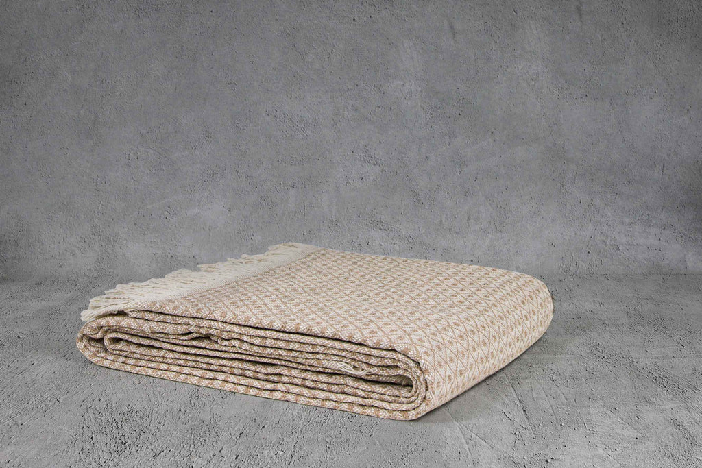 Cotswold Cotton Textured Diamond Patterned Design Blanket With Tassels