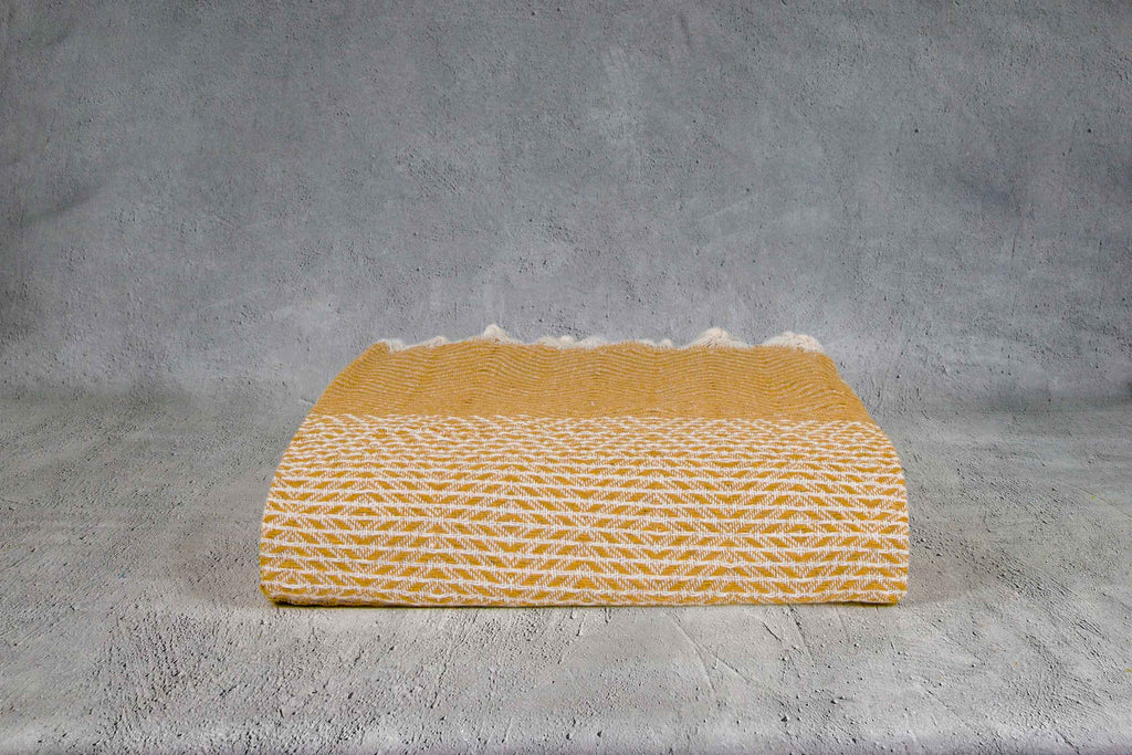 Cotswold Cotton Two-toned Chevron Design Blanket With Tassels
