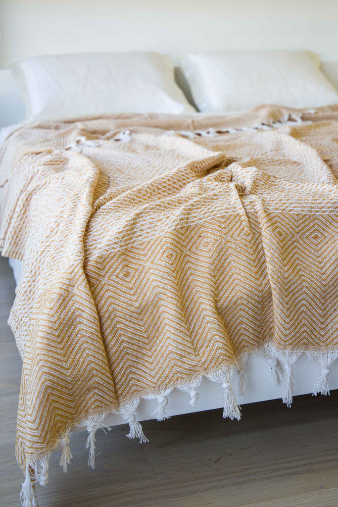 Cotswold Cotton Two-toned Chevron Design Blanket With Tassels
