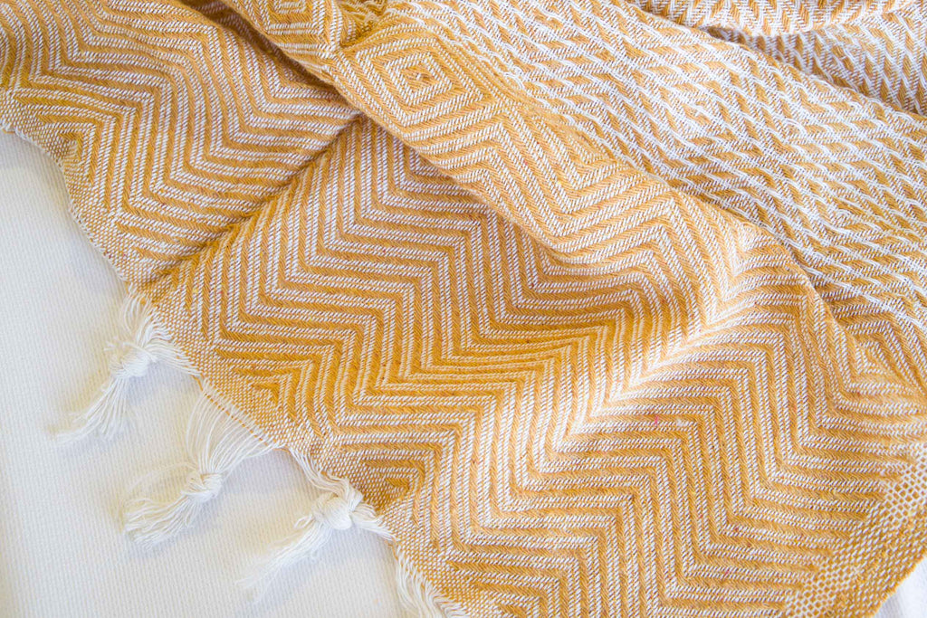 Cotswold Cotton Two-toned Chevron Design Blanket With Tassels
