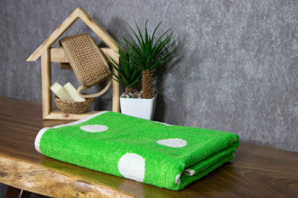 Tyne Collection Cotton Bath Towel - Spots