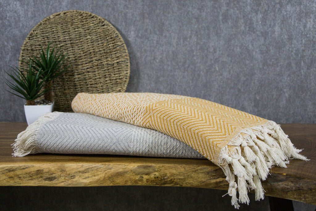 Cotswold Cotton Two-toned Chevron Design Blanket With Tassels