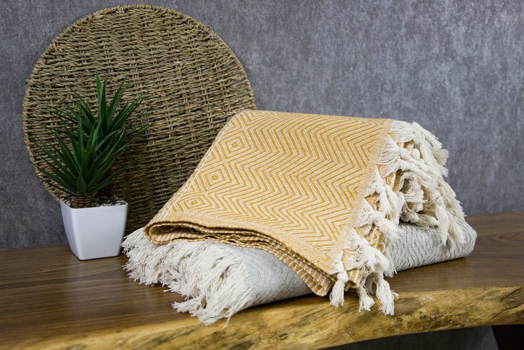 Cotswold Cotton Two-toned Chevron Design Blanket With Tassels