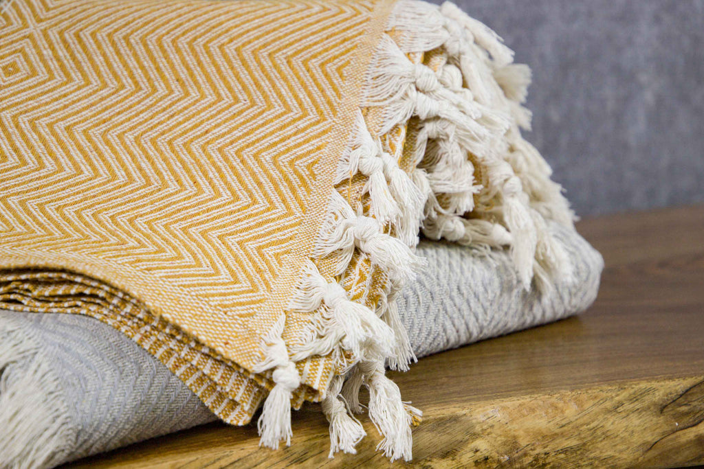 Cotswold Cotton Two-toned Chevron Design Blanket With Tassels