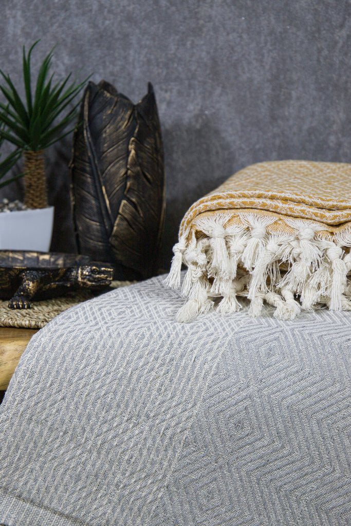 Cotswold Cotton Two-toned Chevron Design Blanket With Tassels