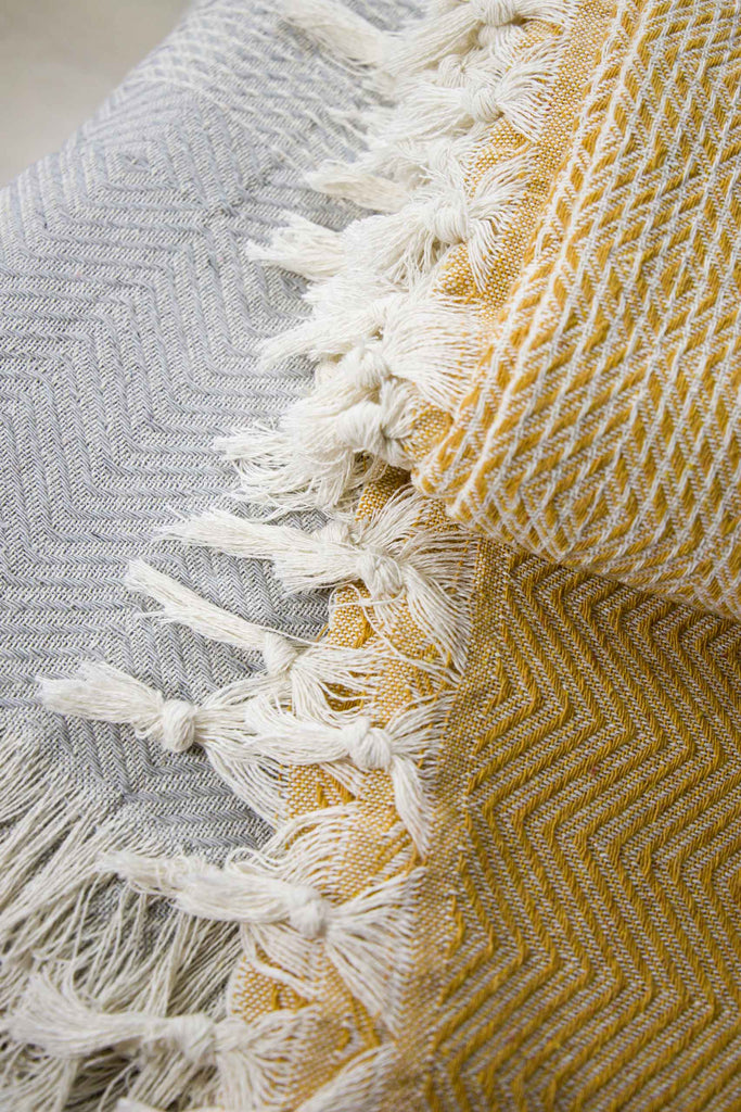 Cotswold Cotton Two-toned Chevron Design Blanket With Tassels