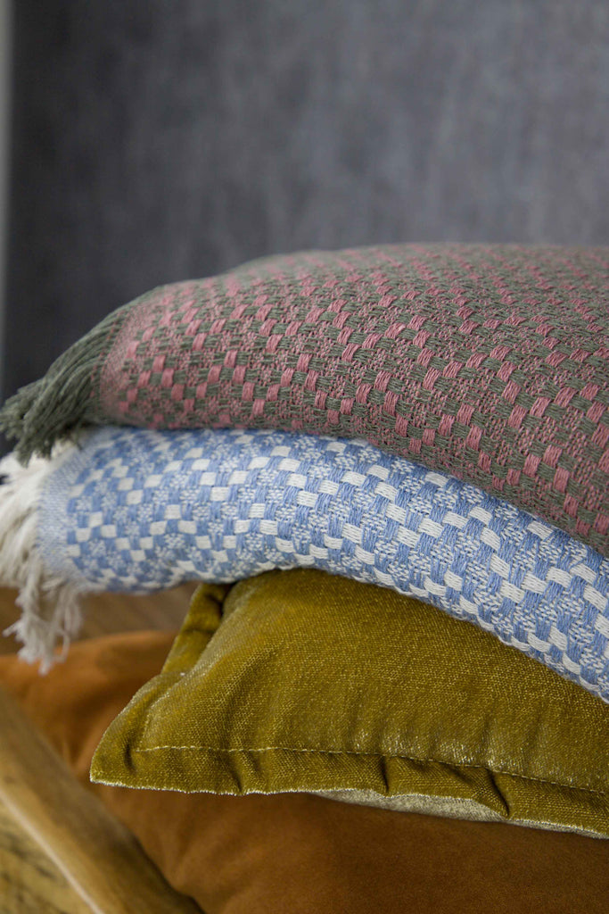 Cotswold Cotton Textured ZigZag Pattern Design Blanket With Tassels