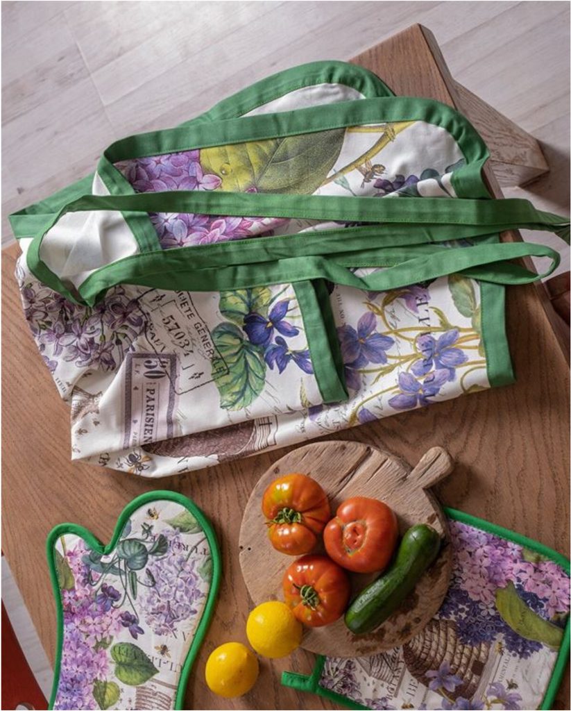 Heat Resistant Patterned Special Oven Glove, Holder and Kitchen Apron Set